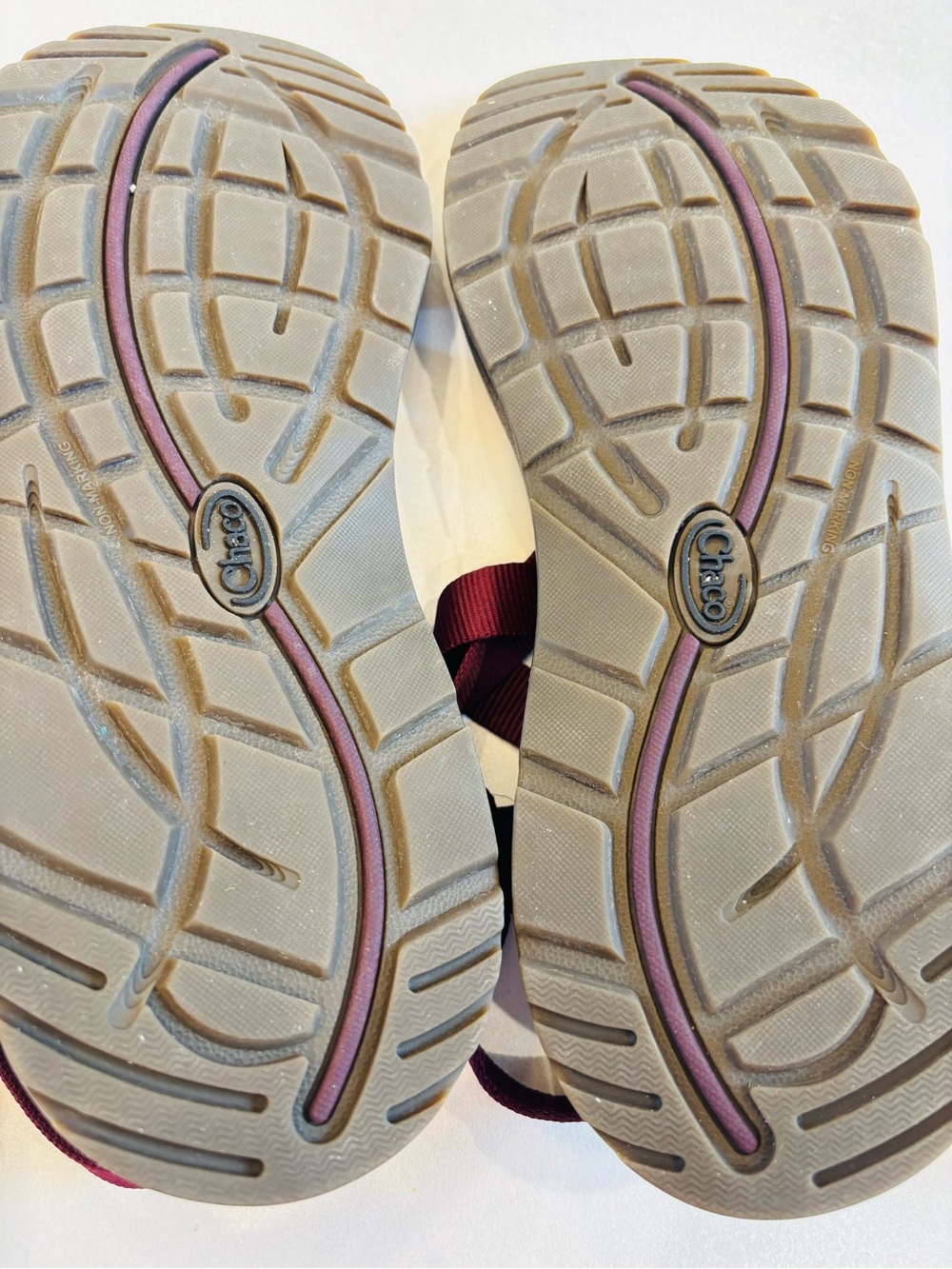Chaco Women's Z2 Sandals - Black Footbed with Burgundy Straps size 10 - Picture 8 of 8